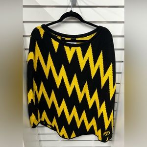 NWT Emerson Street Iowa Hawkeyes Sweater Cape